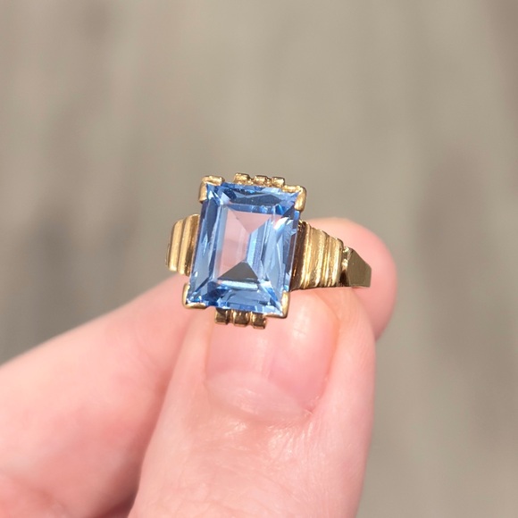 Vintage 14K Gold Lab Created Blue Spinel Ring: Emerald Cut, Mid-Century Modern - Picture 5 of 10